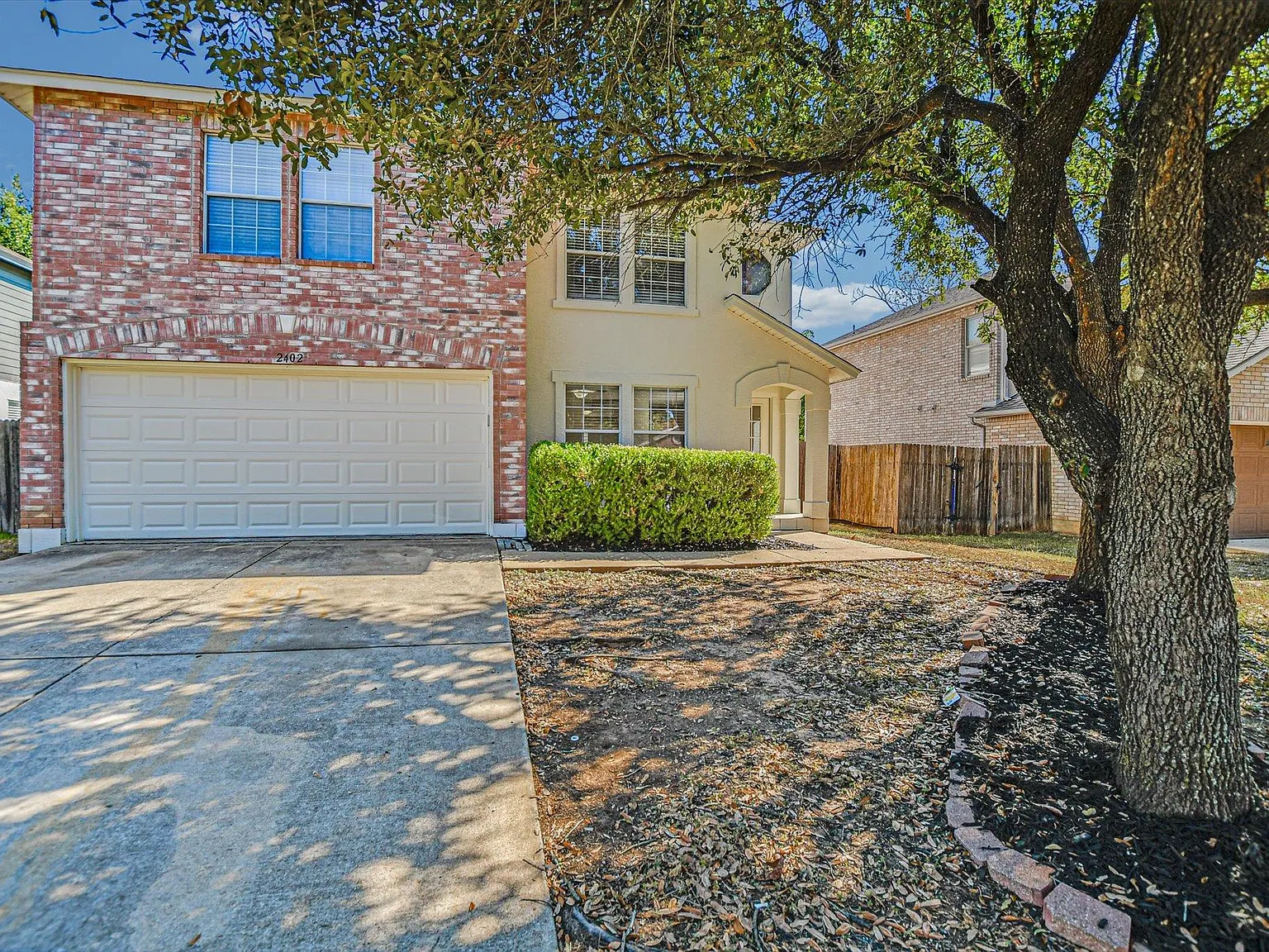 4 bed, 2.5 bath, 2593 sqft, $2,255 — Photo 2
