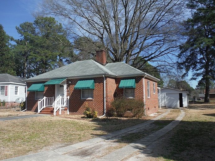 1st image of 301 Hillcrest Dr