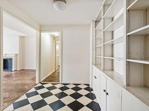 2nd image of 47 E 87th St #10C