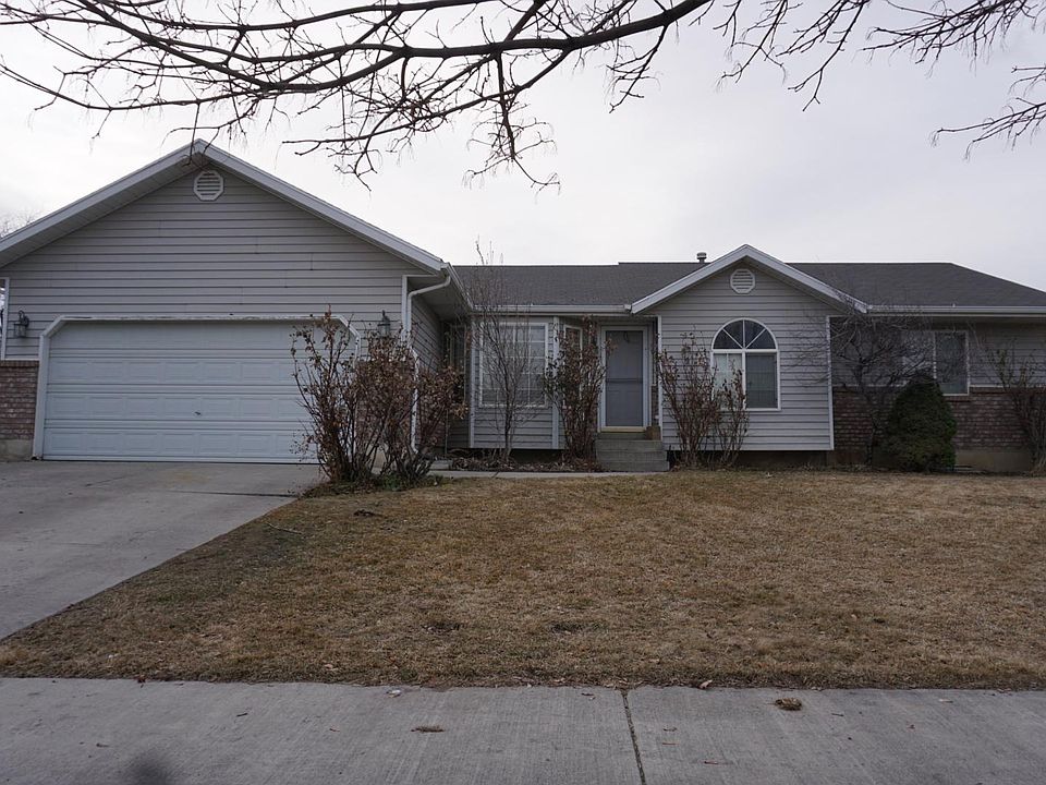 Front view and yard