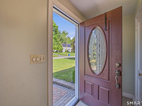 3rd image of 65 Sidehill Road