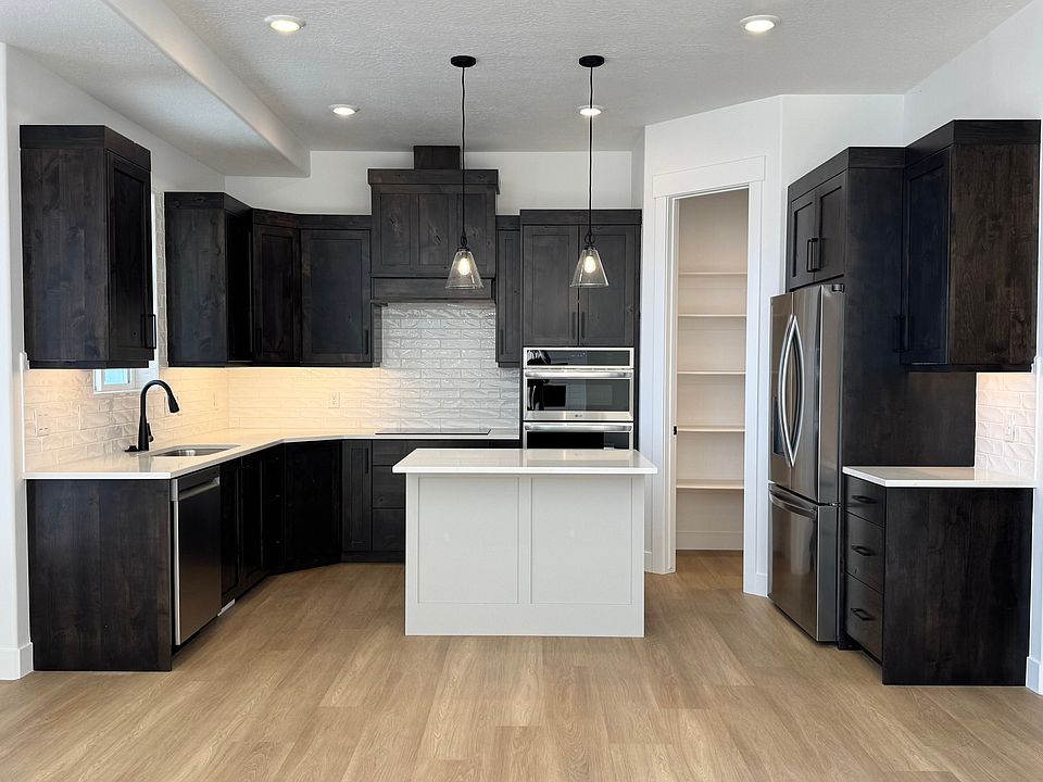 2nd image of 343 E Dutton #111