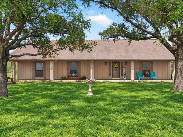 223 County Road 2112, Alice, TX 78332