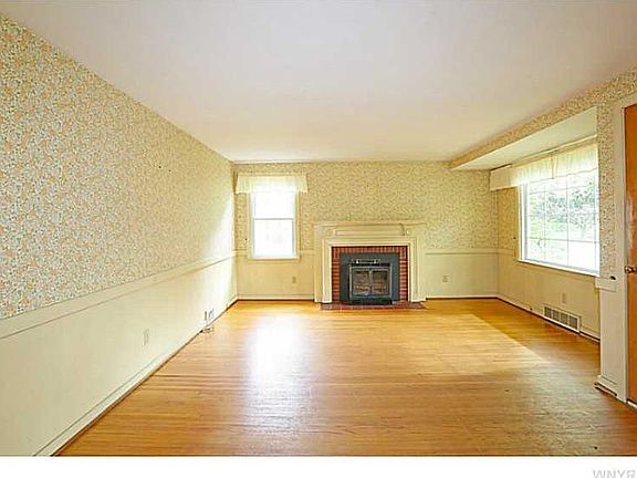 3rd image of 478 Fredericka St