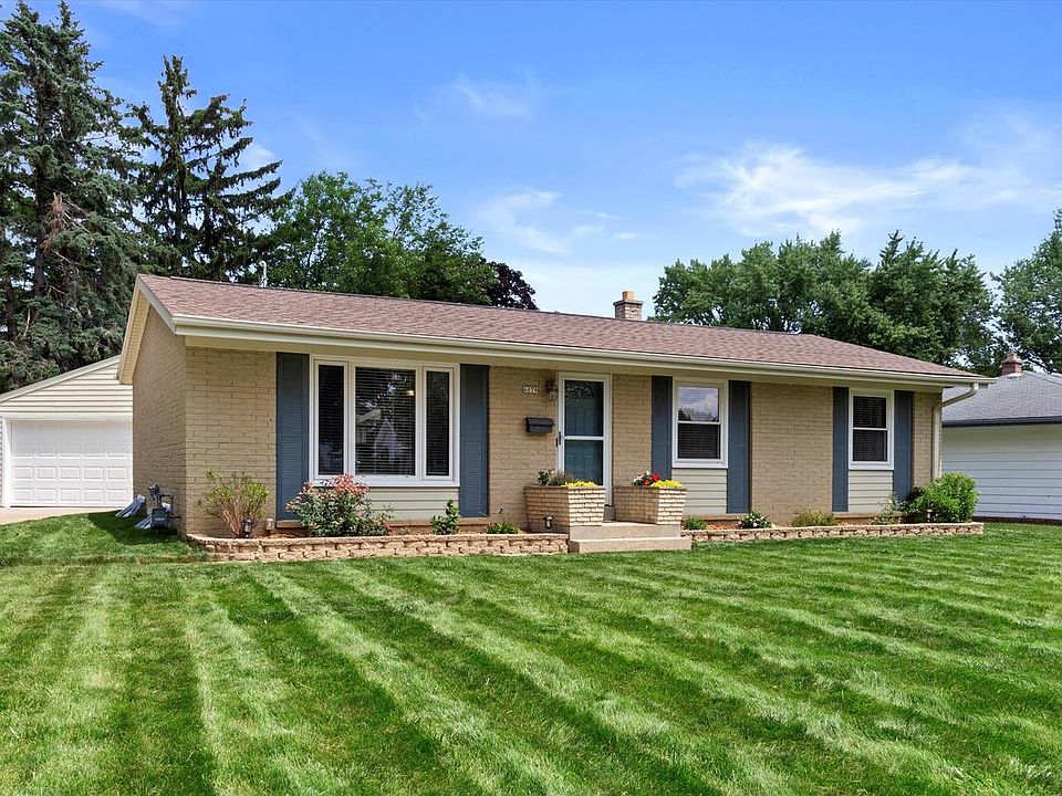 6079 Oriole Ln Greendale, WI, 53129 Apartments for Rent Zillow