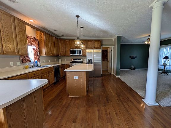 5th image of 1308 Crescent Dr