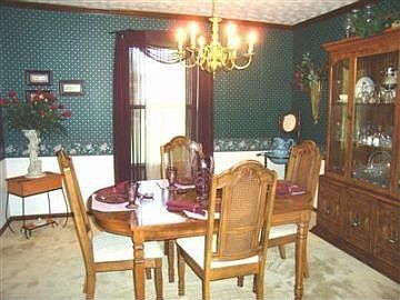 4th image of 34 Hawthorn Glen Trl
