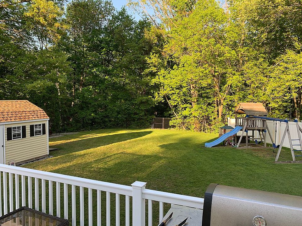 2nd image of 82 Lincolnshire Dr