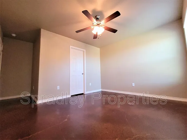 1512 Brady Way — Photo 8