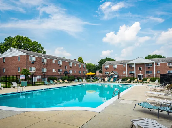 Sweetbriar Apartments