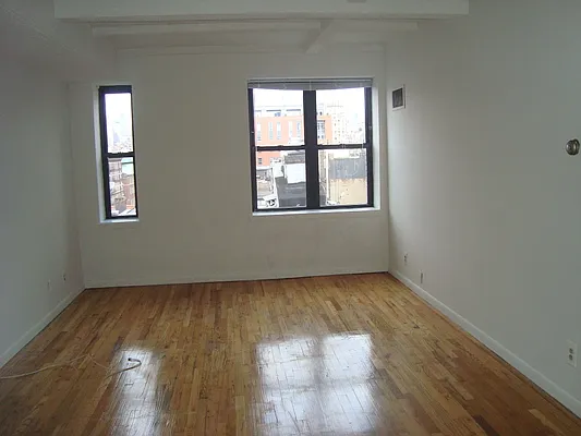 Rented by KVNY Soho | media 19