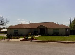 306 E Granite St, Llano, TX 78643