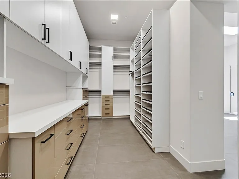 692 Scenic Cliff Dr — Photo 28