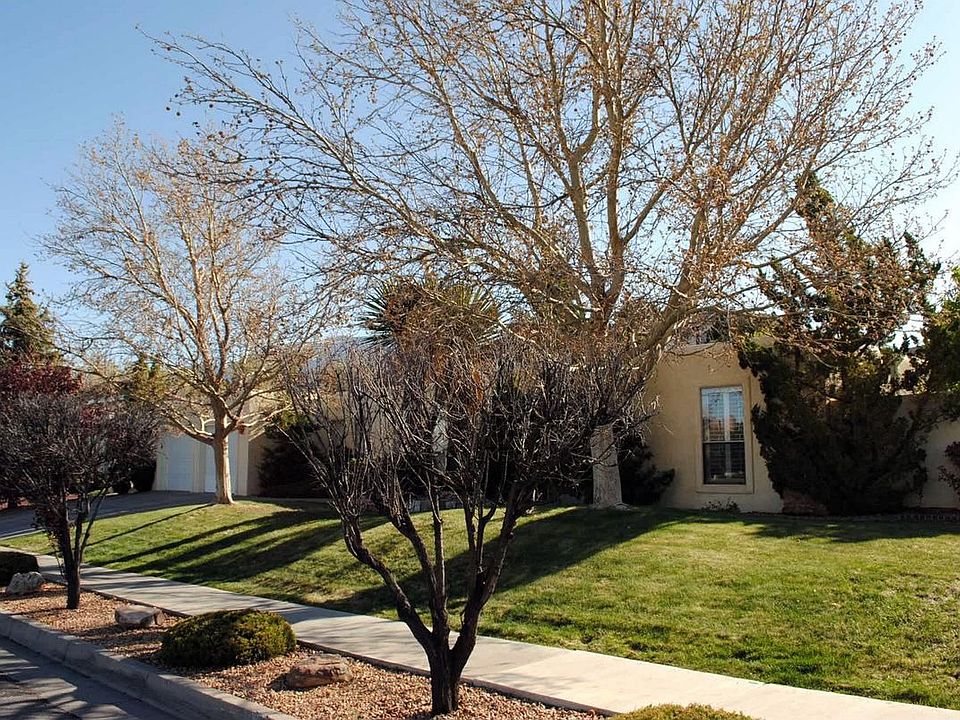 1st image of 5008 Larchmont Dr NE