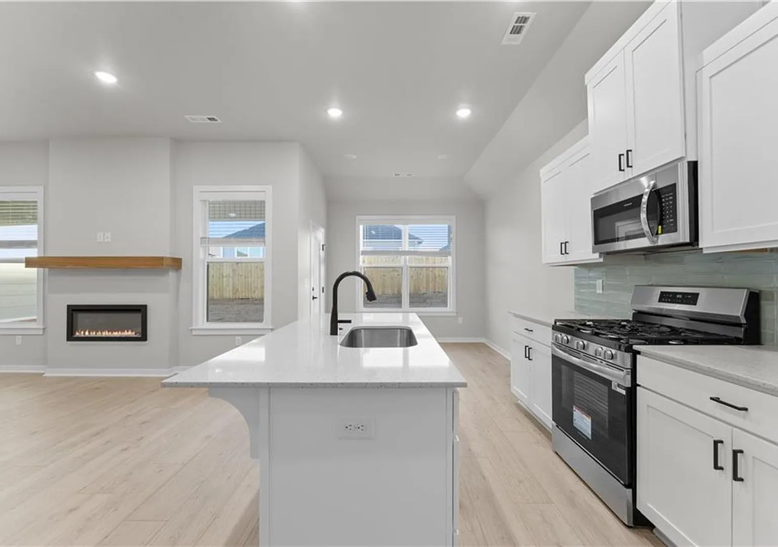 Nice New Construction Home in Bentonville — Photo 3