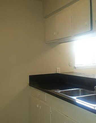 5th image of 3000 Carrolton St APT 02