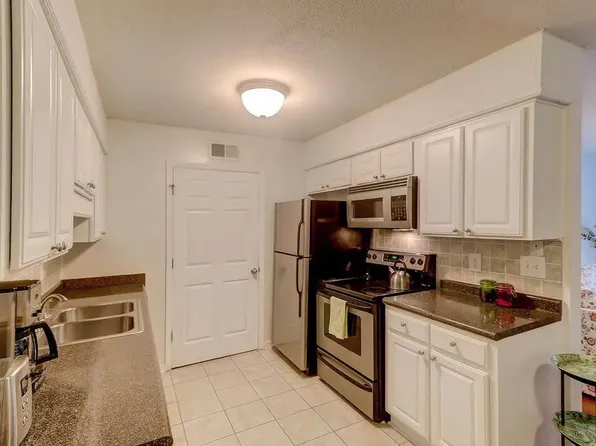 1402 Camp Rd, Charleston, SC