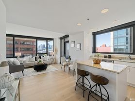 260 King St