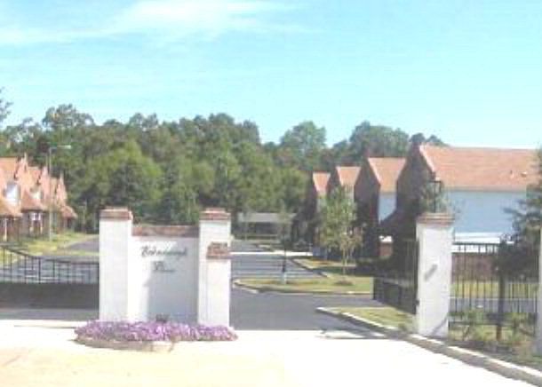 1st image of 213 Edinburg Way