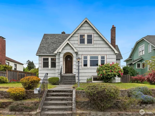 4052 44th Avenue SW, Seattle, WA 98116