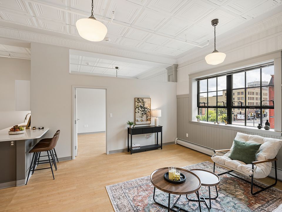1st image of 204 Main St #206