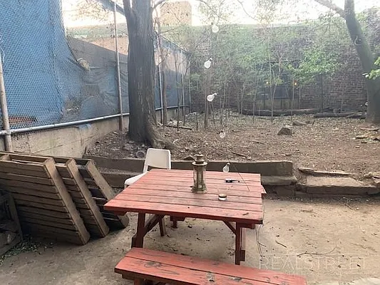 Rented by Real Street Inc | media 8