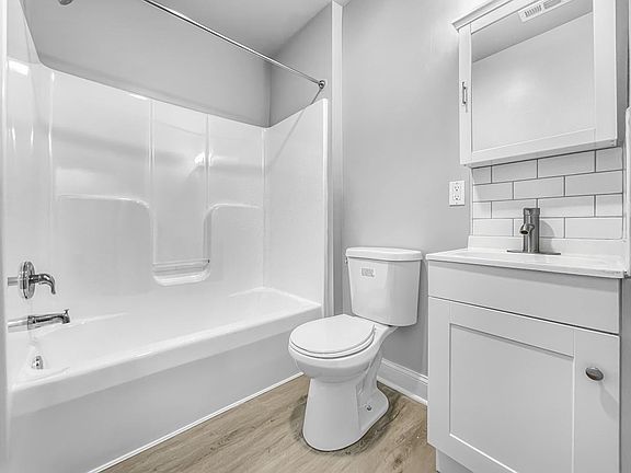 5th image of 200 Barker Ave Floor 1