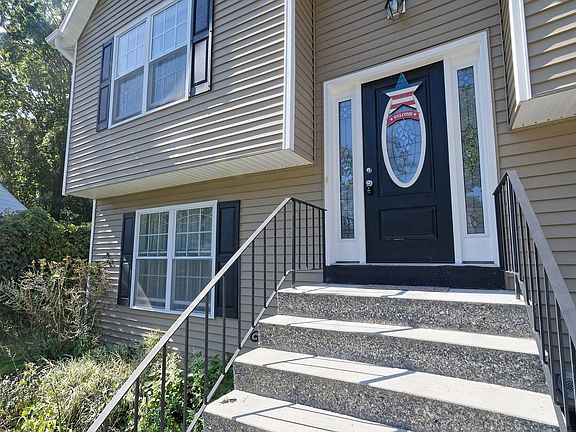 4th image of 47 Waterman Ave