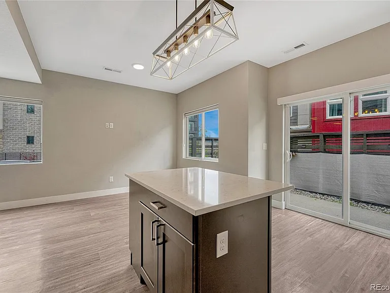 2891 W Parkside Pl — Photo 8