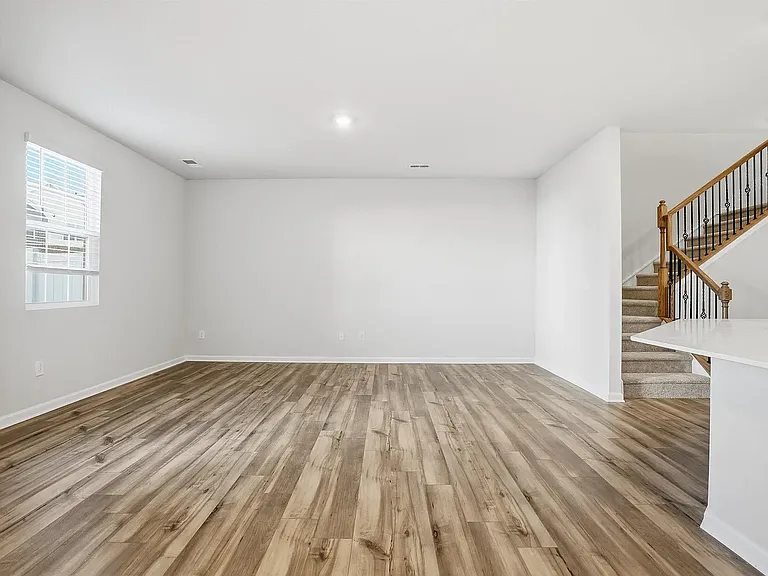 1683 Wren Creek Rd — Photo 4