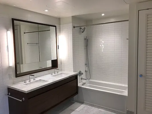 Rented by E Realty International Corp | media 22