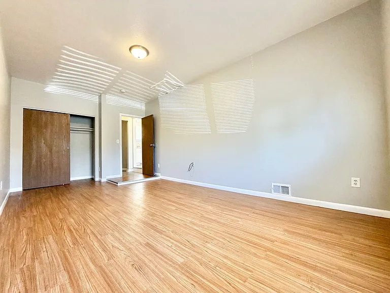 87 Newland St — Photo 6