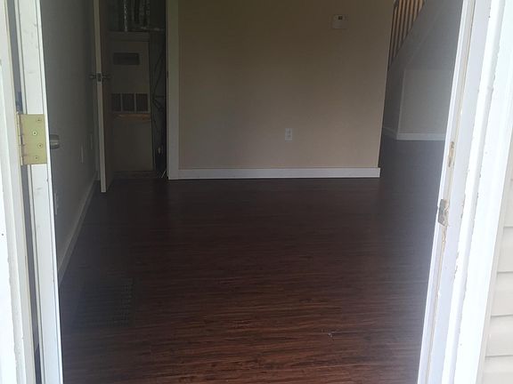 3rd image of 1116 S Elm St #4
