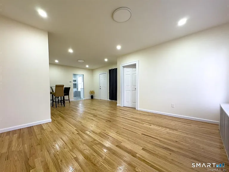 23 Lake St — Photo 10