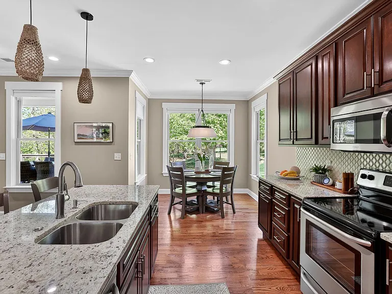 1625 River Bluffs Dr — Photo 6