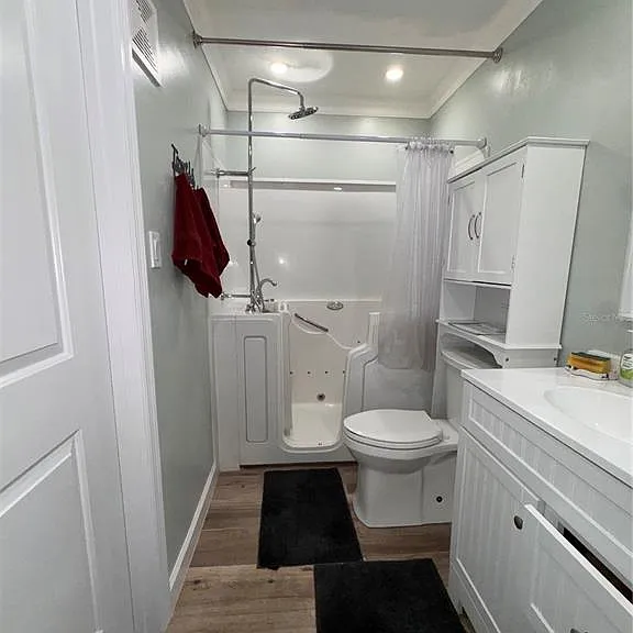 202 46th St W #207 — Photo 8