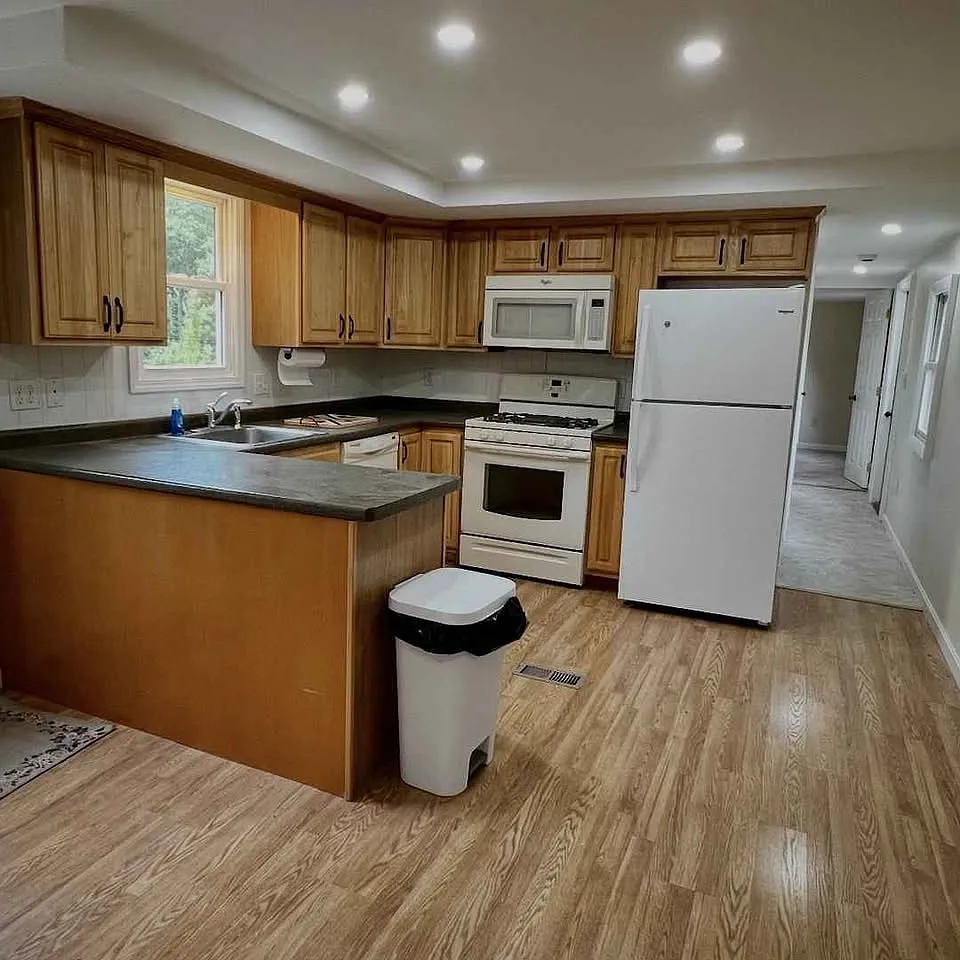 2 bed, 1000 sqft, $2,650 — Photo 2