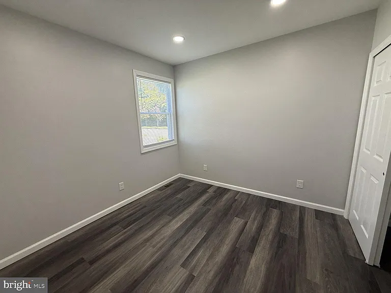 383 Johnson Ave — Photo 12