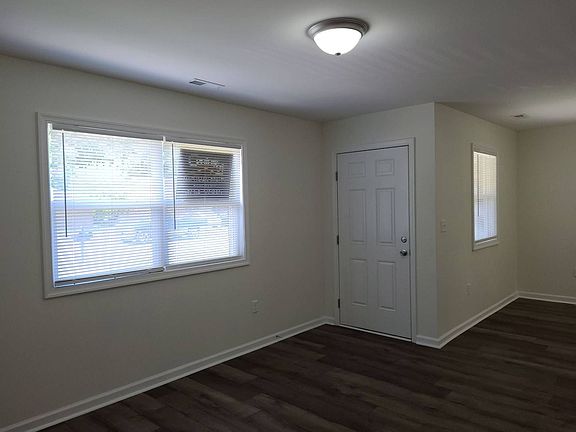 3rd image of 6032B Brookwood Dr