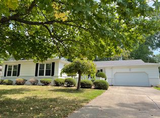 1960 S Cedarbrook Ave, Springfield, MO 65804