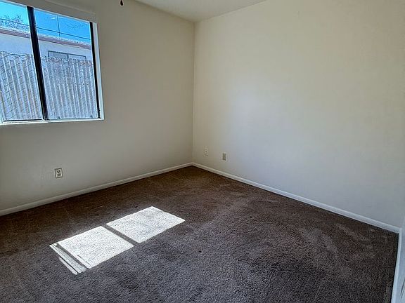5th image of 301 W Merritt St #303-B