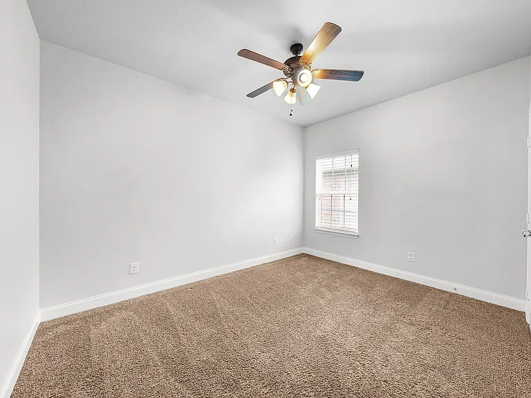 4810 Jefferson St — Photo 24