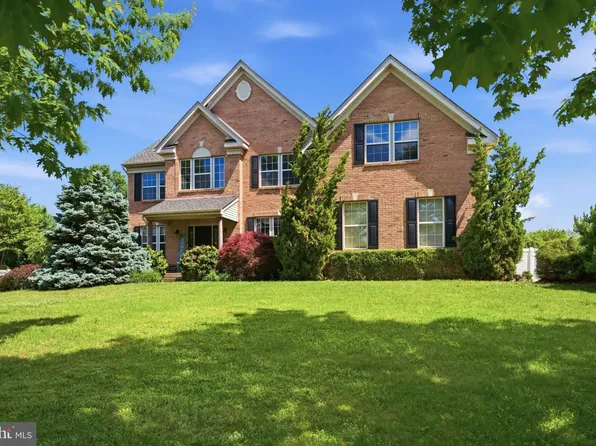 17 Amaryllis Ln, Lumberton, NJ 08048