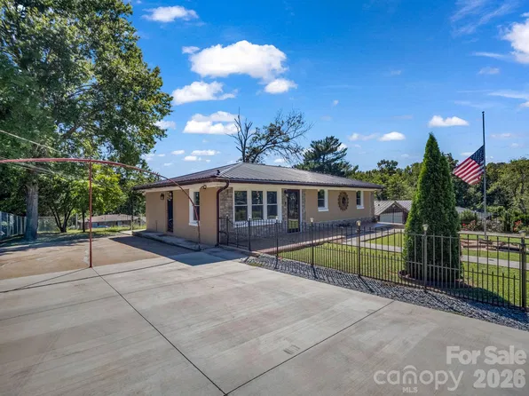 191 Sycamore St, Forest City, NC 28043