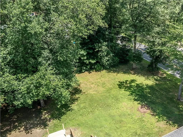 7 Jay Dr — Photo 40