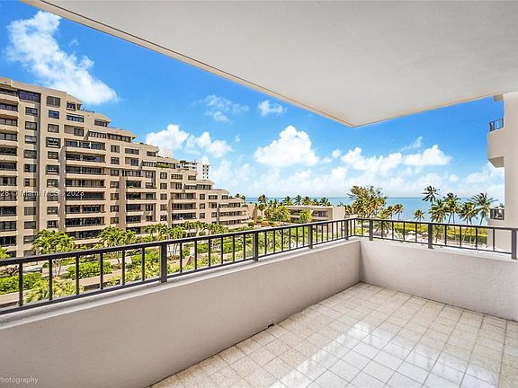 2nd image of 201 Crandon Blvd APT 536