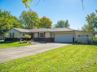 905 W Rustic Ln, Whiteland, IN 46184
