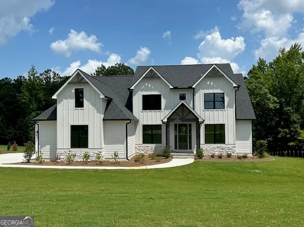 218 N Cove Dr, Newnan, GA 30263