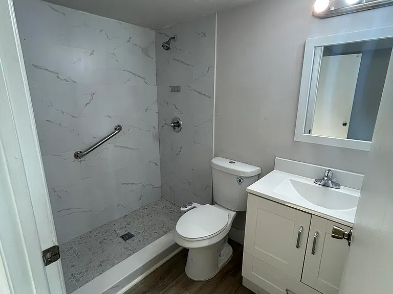 450 Palm Cir W #103 — Photo 13