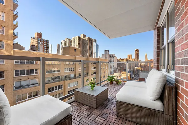 Sold by Compass | media 2